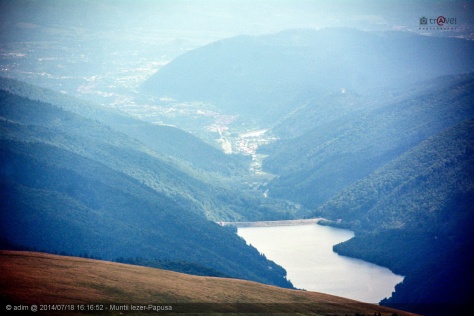 Zoom pe lacul Rausorul din Saua Gradisteanu